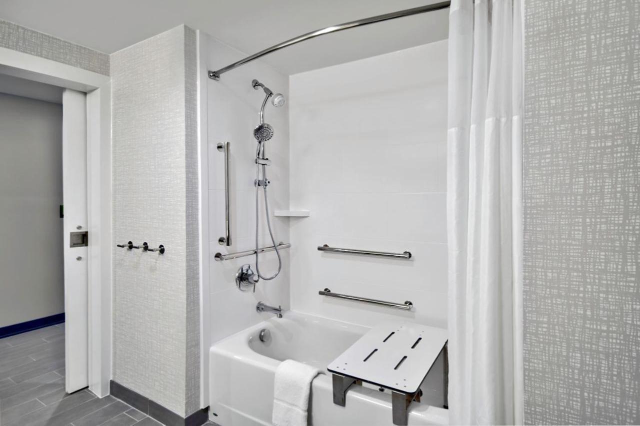 Hampton Inn Abingdon Exteriör bild