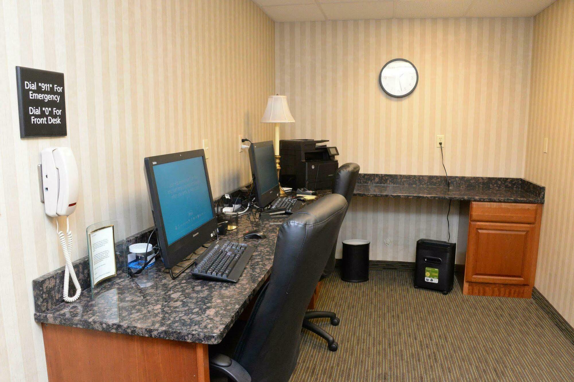 Hampton Inn Abingdon Exteriör bild